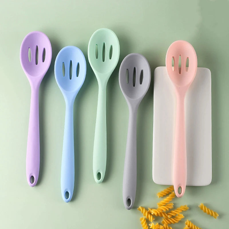 Long Handle Silicone Ladle Soup Spoon Colander Ramen Noodles Tablespoons Scoop Rice Salad Stirring Spoons Kitchen Teaspoons