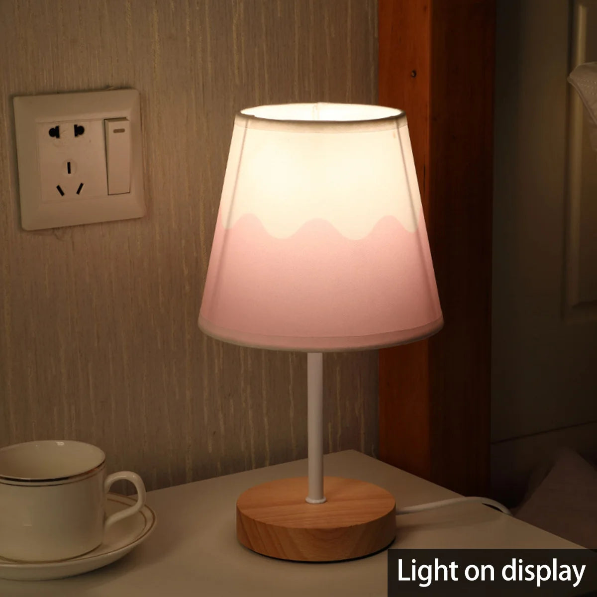 Wooden Table Lamp USB Powered Nightstand Lamp Warm Light Bedside Lamp With Cylinder Lamp Shade Desk Light Bedroom Home Decor