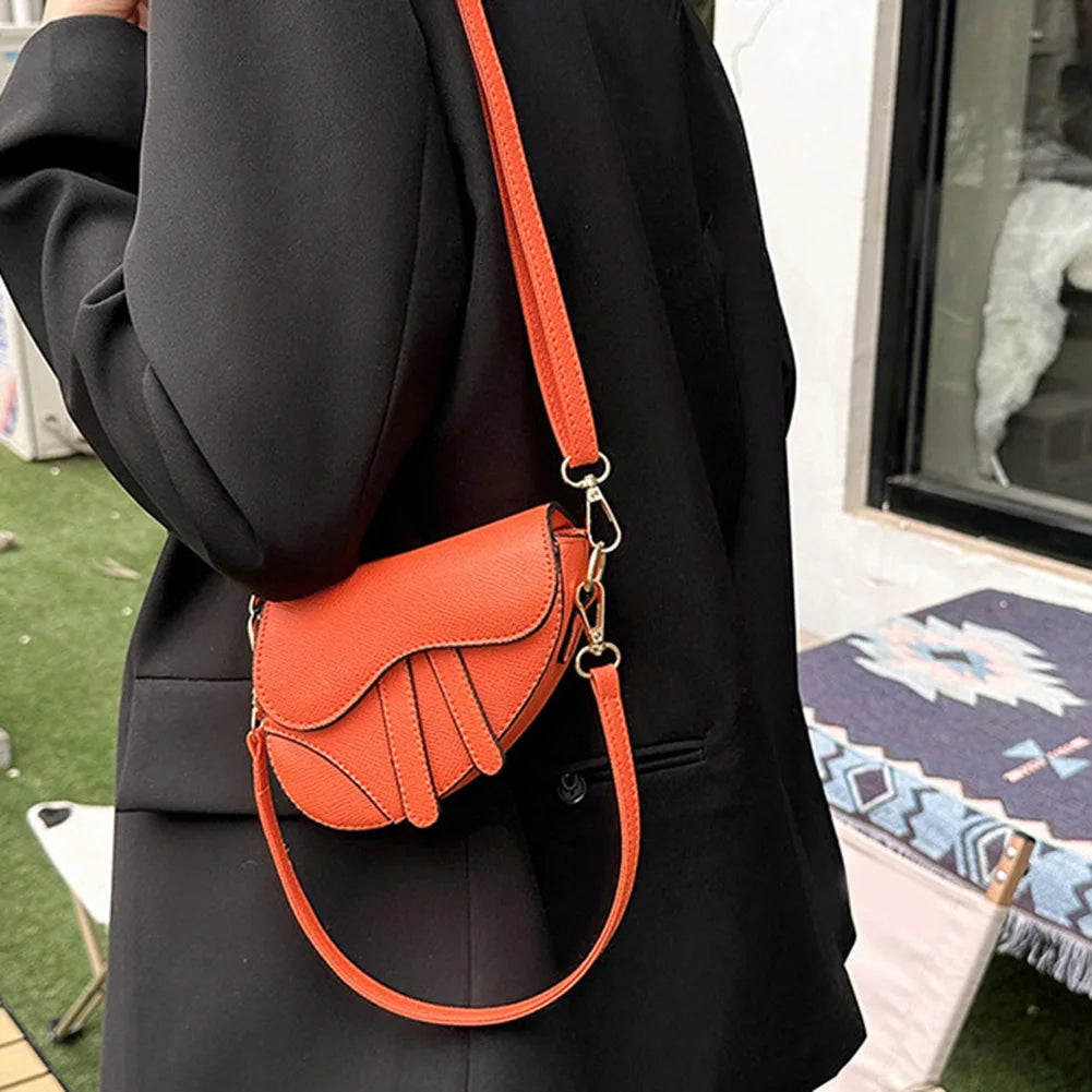 Women Messenger Bags Saddle Bag Portable Single Shoulder Bag Women's Leather Crossbody Bag Handbag Purses Simple Messenger Bags