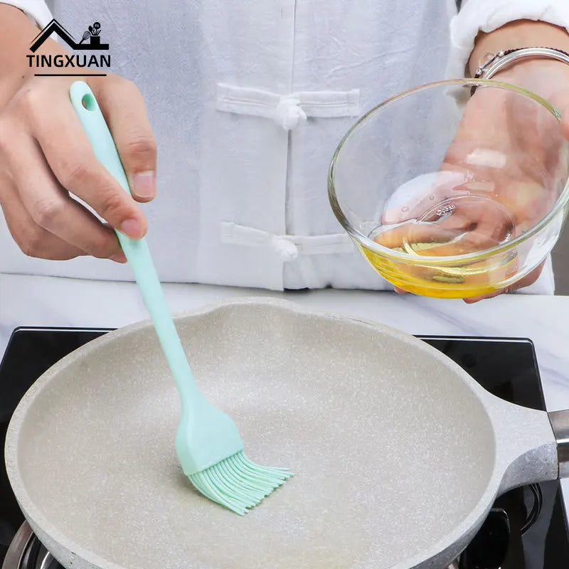 Long Silicone Baking Oil Brush Kitchen Pizza Pies Pastry Butter Spreader High Temperature Resistant Barbecue Baki Food Gadgets