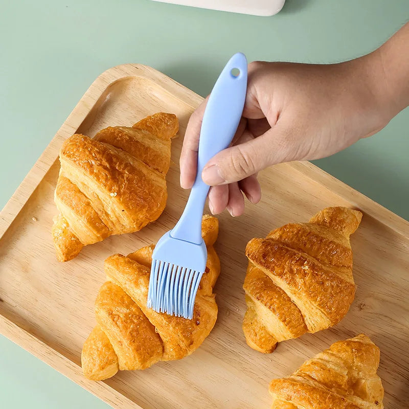 Long Silicone Baking Oil Brush Kitchen Pizza Pies Pastry Butter Spreader High Temperature Resistant Barbecue Baki Food Gadgets