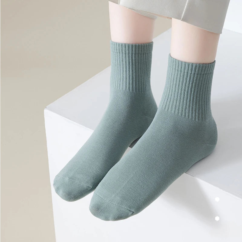 Women Socks 95% Pure Cotton Absorb Sweat Crew Autumn Mid Tube Solid Color Winter Warm Casual Quality Breathable Long Sock