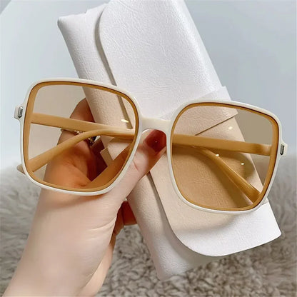 Square Sunglasses Woman Retro Vintage Gradient Sun Glasses Female Clear Lens Black White Oculos De Sol Glasses Women