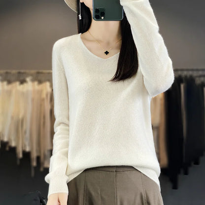 100% Pure Wool Soft Sweater Women Autumn Winter First Line Seamless Low V-neck Pullover Basis Casual Cashmere Warm Knitting Top