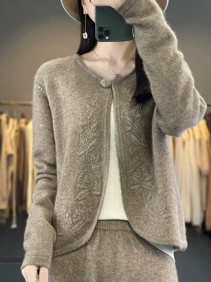 Cashmere Short Women Cardigans Autumn/Winter Lady Jackets Warm Soft Female Long Sleeve Jumpers Woolen Tops NJ01