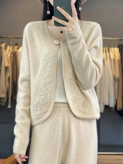 Cashmere Short Women Cardigans Autumn/Winter Lady Jackets Warm Soft Female Long Sleeve Jumpers Woolen Tops NJ01