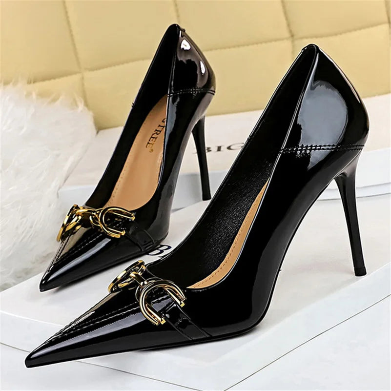 Women 7cm 10cm High Heels Wedding Bridal Replica Pumps Lady Scarpins Metal Chain Buckle Low Heels Stiletto Nude Green Prom Shoes